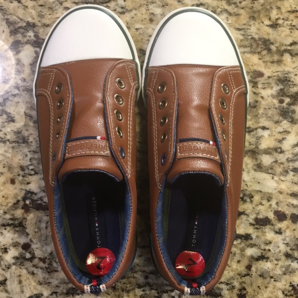 tommy hilfiger boys school shoes